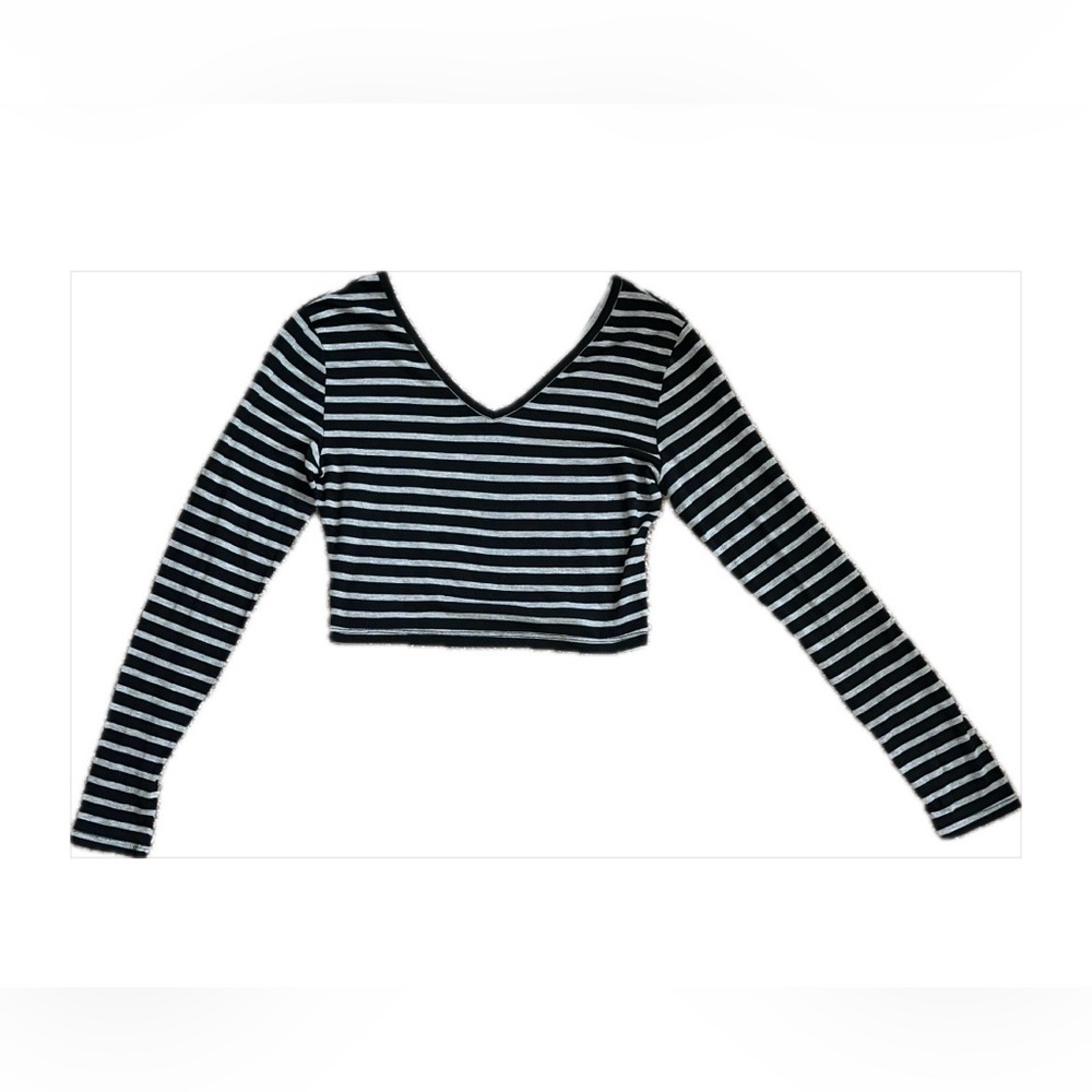 Poof! Black & Gray Long Sleeve Crop Top